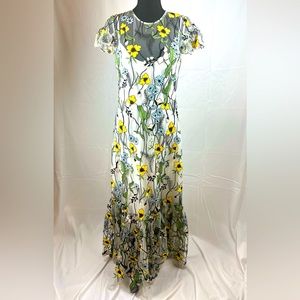 Monique Lhuillier Forsythia Daisy Gown. Size 8. NWOT